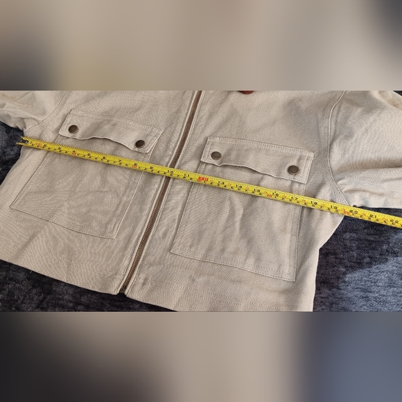 NWT No Boundaries Cropped Beige/Brown Collared Zip Jacket Womens size: S(4-6) - Picture 13 of 15